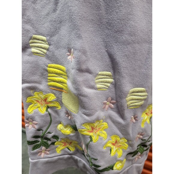 Disney Princess Tangled Rapunzel Embroidered Crewneck XL - Picture 2 of 6